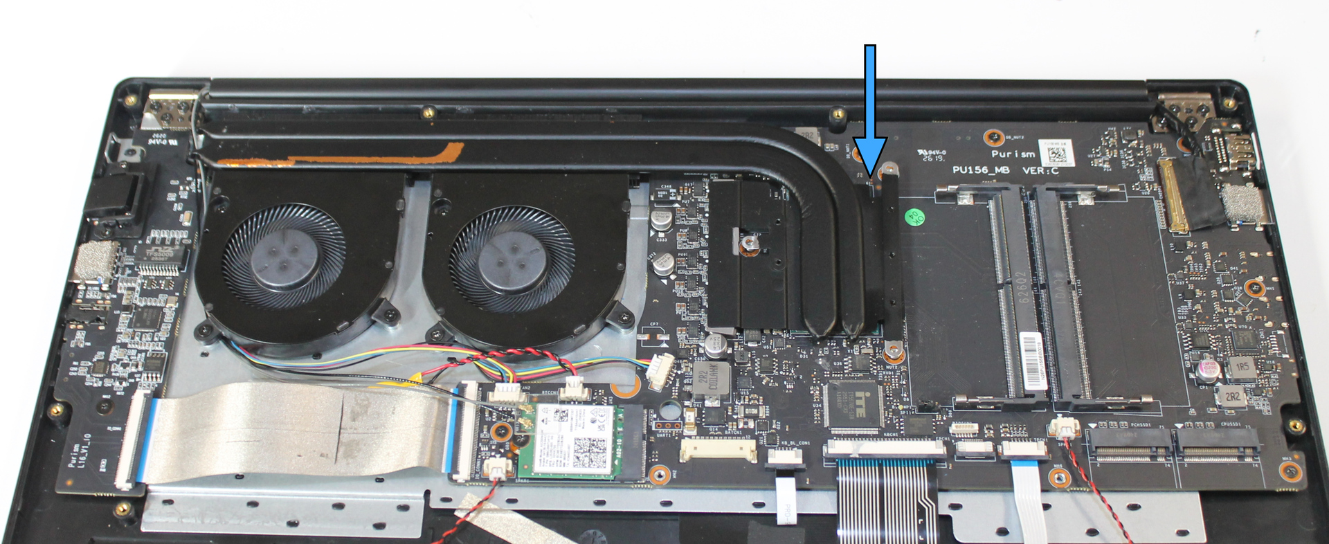 Heatsink placed on mainboard, with placement direction indicated