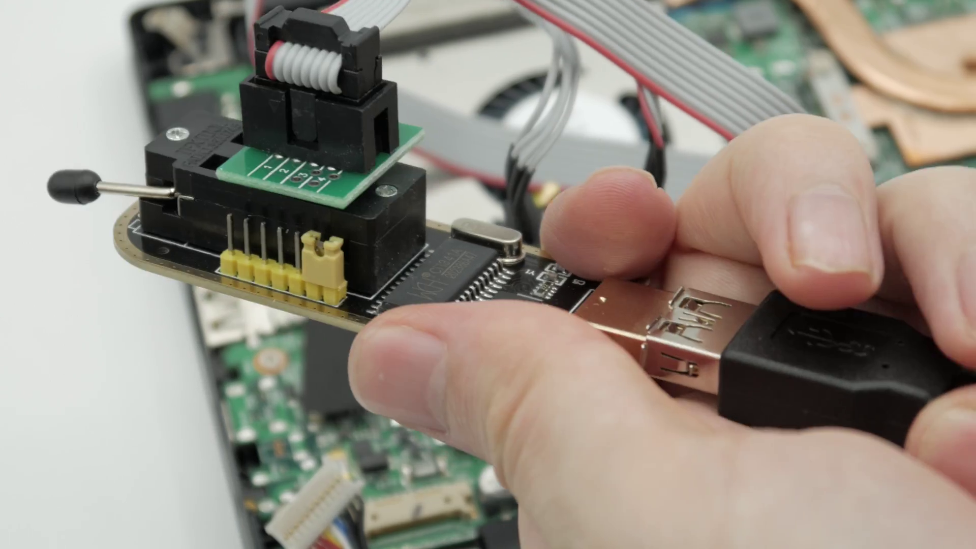 Disconnecting USB cable from CH341A programmer